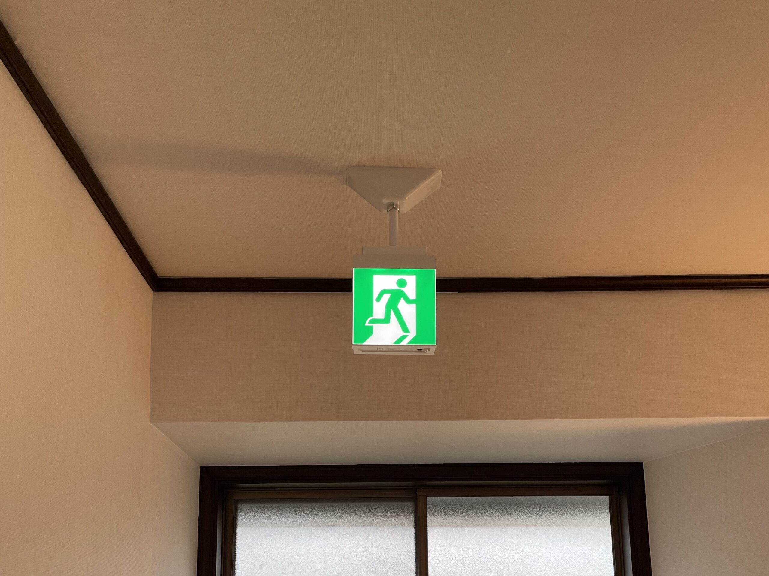 避難口誘導灯（２階階段口）